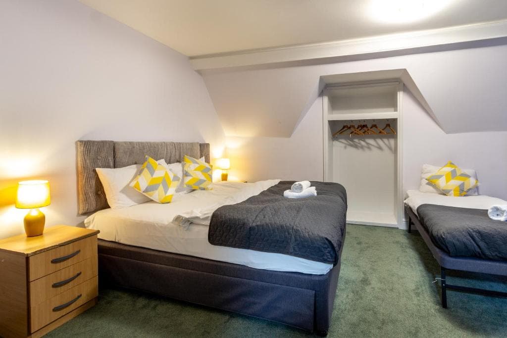 Family room at London Gatwick Inn